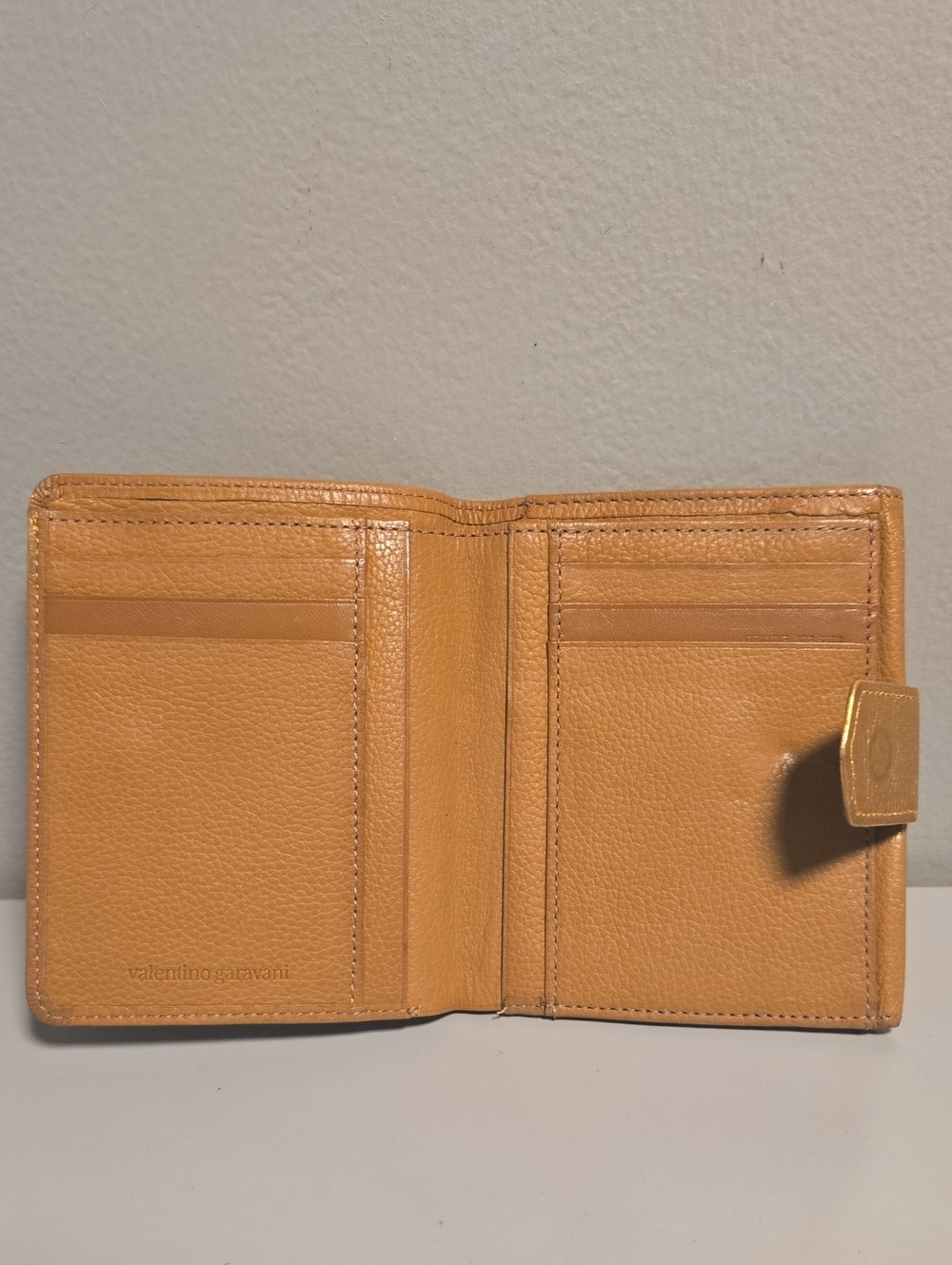 Valentino Garavani Metallic Gold Leather Compact Wallet - Picture 4 of 13